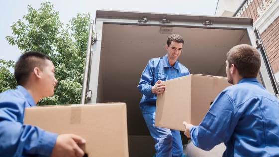Hiring a moving company can make your move easier, but you want to make sure your belongings are safely transported. Here's how to choose the right team.